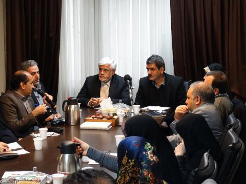 وزرایی که مدعی اصلاح طلبی هستند ، هماهنگی مناسبی با فراکسیون امید ندارند/ برخی یادشان رفته که چگونه بر سرکار آمدند/شهردار تهران به دنبال تغییرات مکرر مدیریتی نباشد/اخبار نگران کننده‌ای از نحوه برخورد با فعالان صنفی به گوش می رسد