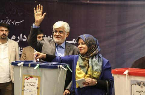 اظهارات دکتر عارف در حسینیه جماران: دولتی که رای بالایی می آورد چالش های کمتری خواهد داشت